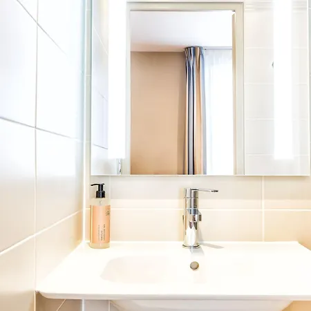 מלון Paris D'issy Porte De Versailles 3*