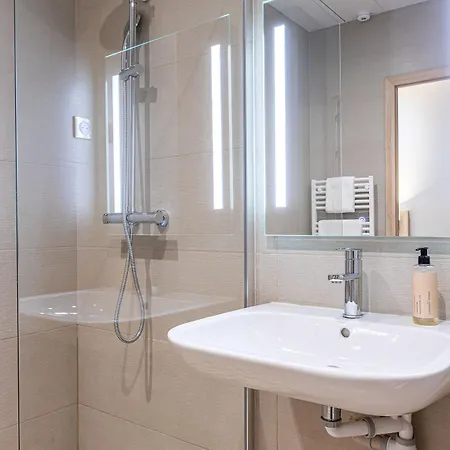 巴黎凡尔赛宫伊西酒店