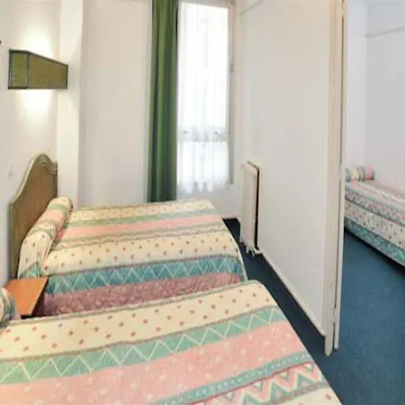 מלון Paris D'issy Porte De Versailles 3*