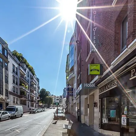 巴黎凡尔赛宫伊西酒店 3*