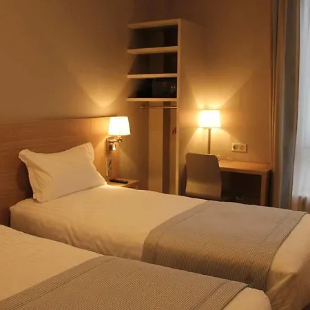 Hotel Paris D'issy Porte De Versailles 3*