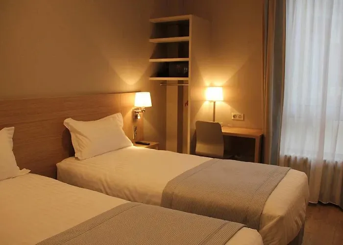 Hotel Paris D'issy Porte De Versailles 3*